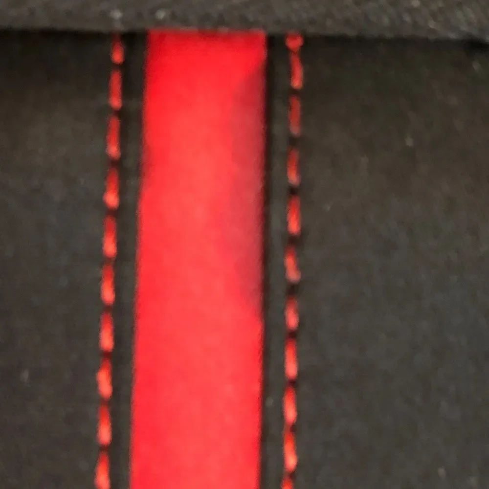 SwissGear Maya‎ Black Red Computer 13.3